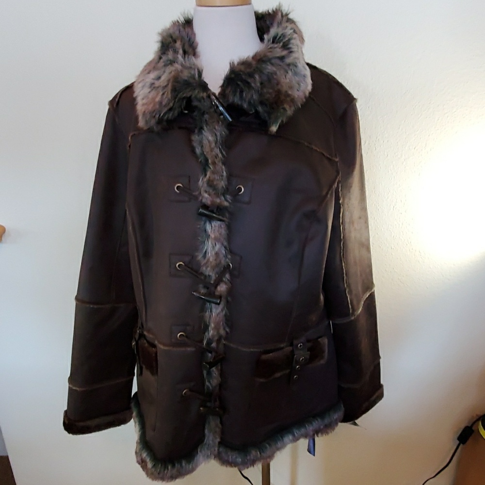 Powder River Coat - Picture 1 of 8